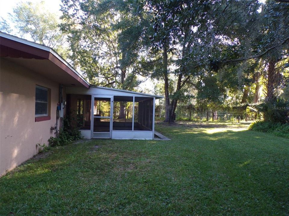 出租: $1,500 (3 贝兹, 2 浴室, 2320 平方英尺)