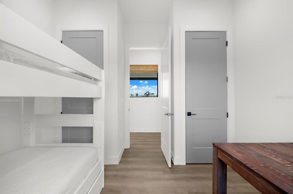 待售: $899,000 (3 贝兹, 2 浴室, 2293 平方英尺)