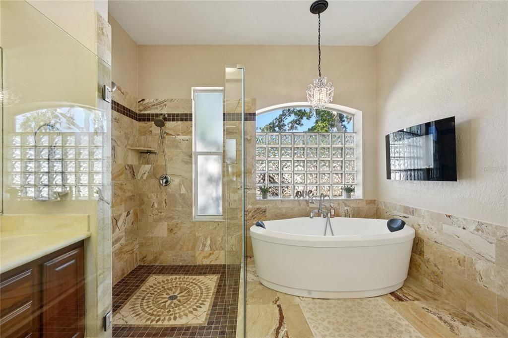 待售: $869,000 (5 贝兹, 3 浴室, 3834 平方英尺)