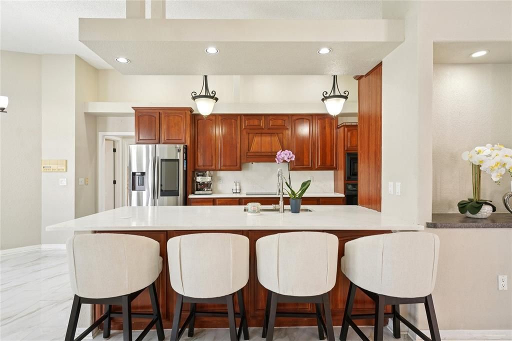 待售: $869,000 (5 贝兹, 3 浴室, 3834 平方英尺)