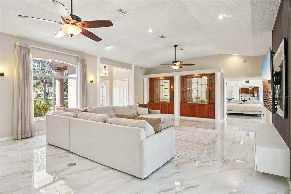 待售: $869,000 (5 贝兹, 3 浴室, 3834 平方英尺)