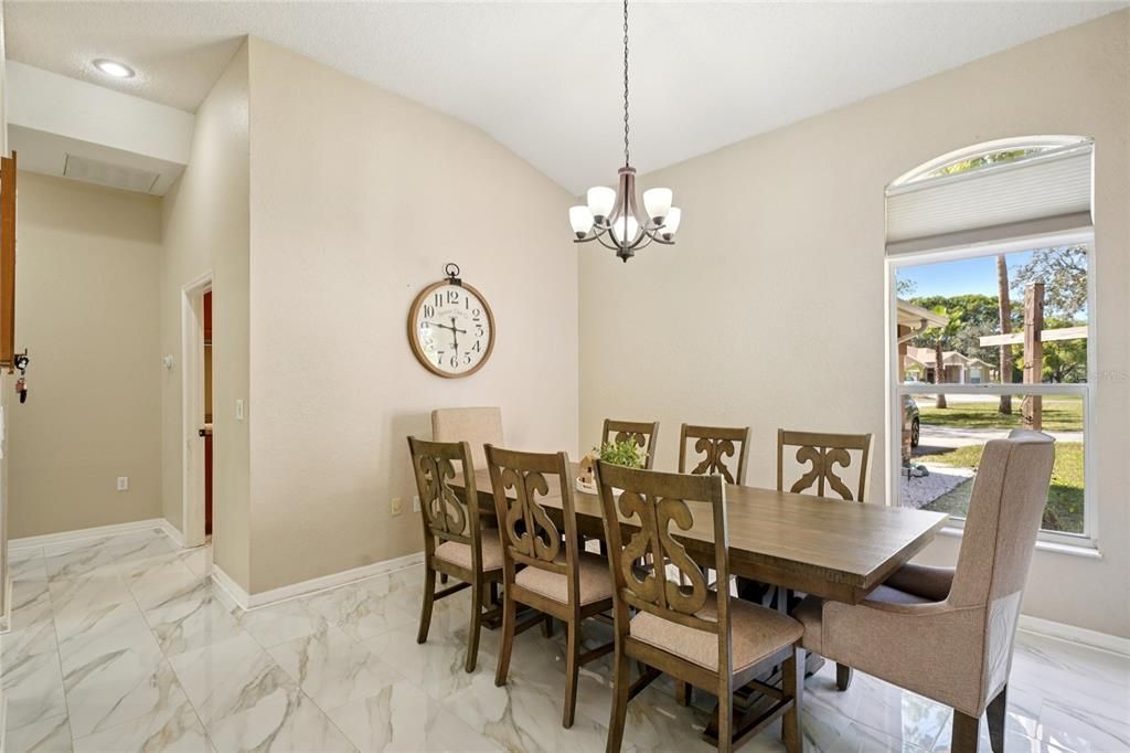 待售: $869,000 (5 贝兹, 3 浴室, 3834 平方英尺)