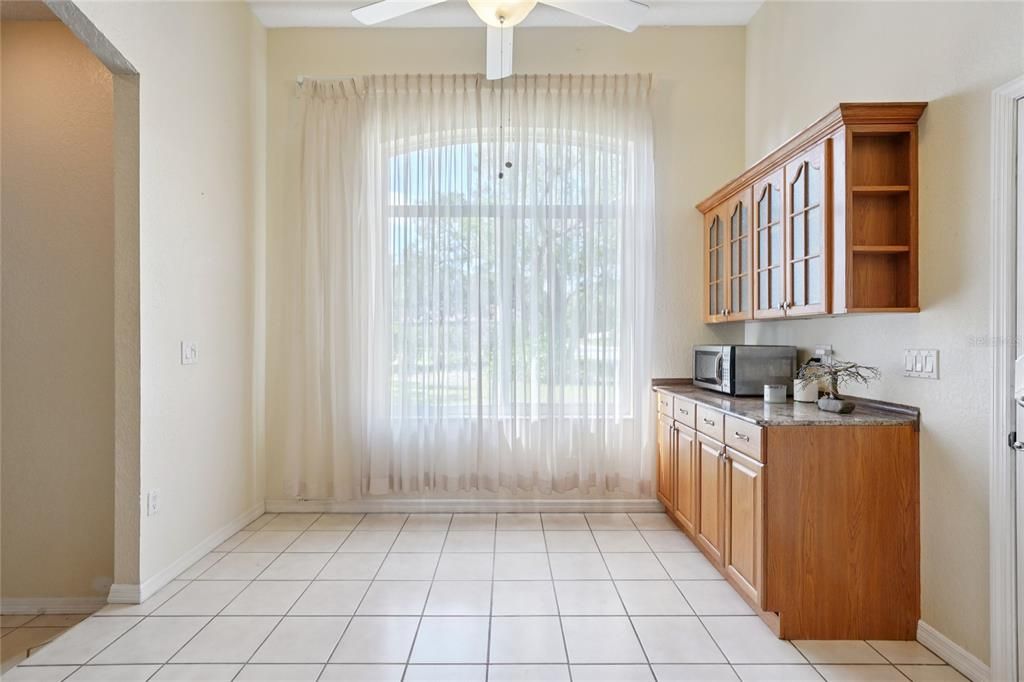 待售: $869,000 (5 贝兹, 3 浴室, 3834 平方英尺)