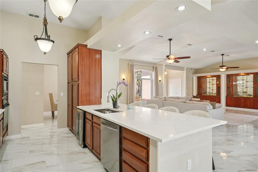 待售: $869,000 (5 贝兹, 3 浴室, 3834 平方英尺)