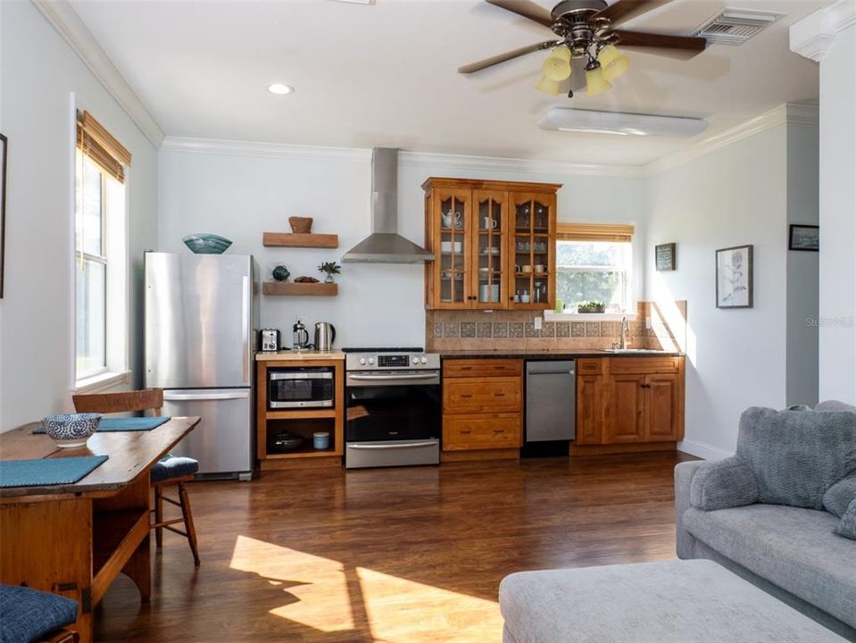 En Venta: $4,395,000 (4 camas, 3 baños, 2338 Pies cuadrados)