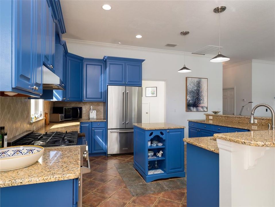 En Venta: $4,395,000 (4 camas, 3 baños, 2338 Pies cuadrados)