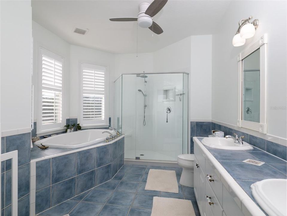 En Venta: $4,395,000 (4 camas, 3 baños, 2338 Pies cuadrados)