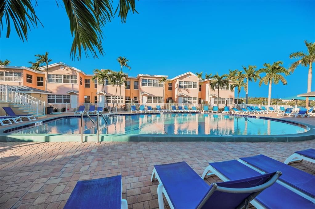 En Venta: $379,000 (1 camas, 1 baños, 735 Pies cuadrados)