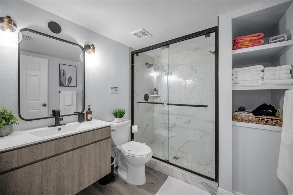 En Venta: $379,000 (1 camas, 1 baños, 735 Pies cuadrados)