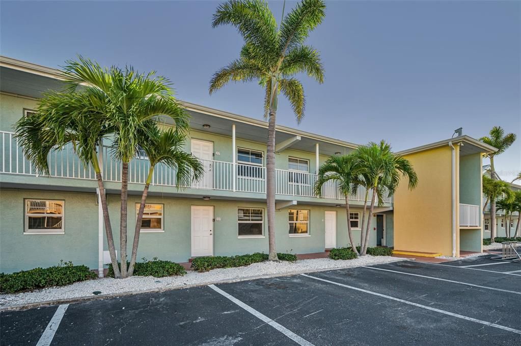 En Venta: $379,000 (1 camas, 1 baños, 735 Pies cuadrados)