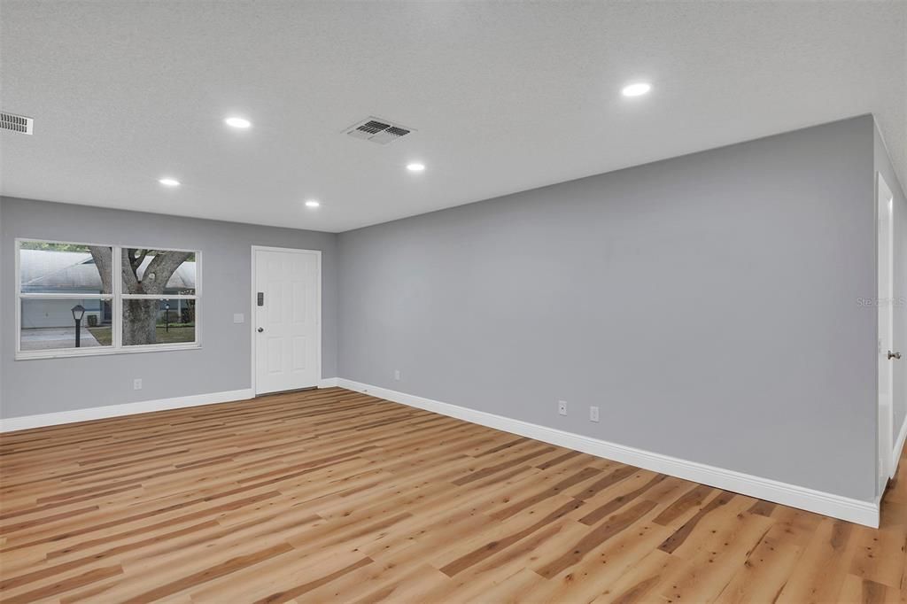 待售: $168,900 (2 贝兹, 2 浴室, 1412 平方英尺)