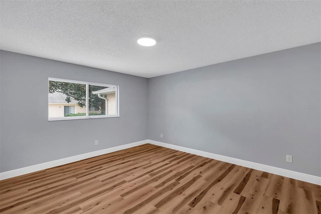 待售: $168,900 (2 贝兹, 2 浴室, 1412 平方英尺)