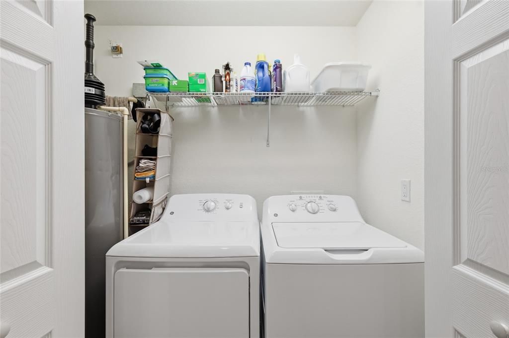 На продажу: $419,000 (2 спален, 2 ванн, 1329 Квадратных фут)