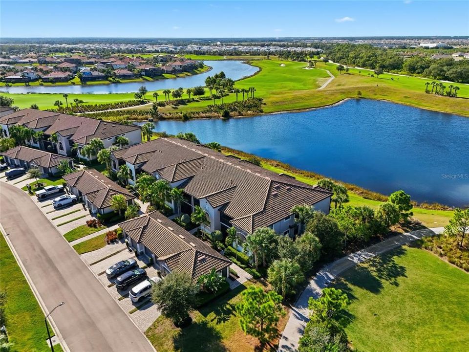 На продажу: $419,000 (2 спален, 2 ванн, 1329 Квадратных фут)