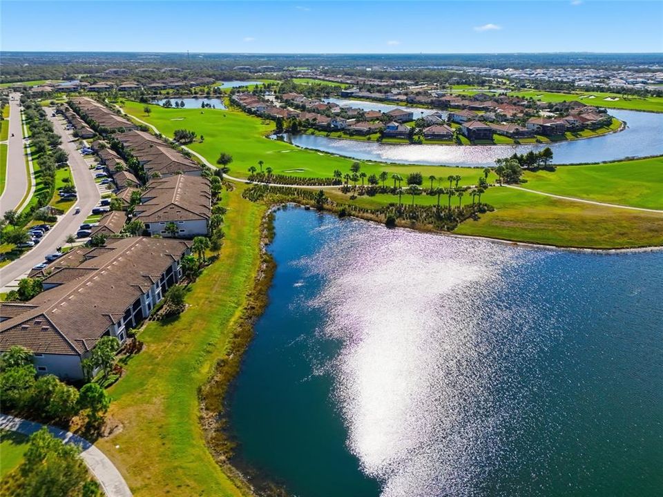 На продажу: $419,000 (2 спален, 2 ванн, 1329 Квадратных фут)