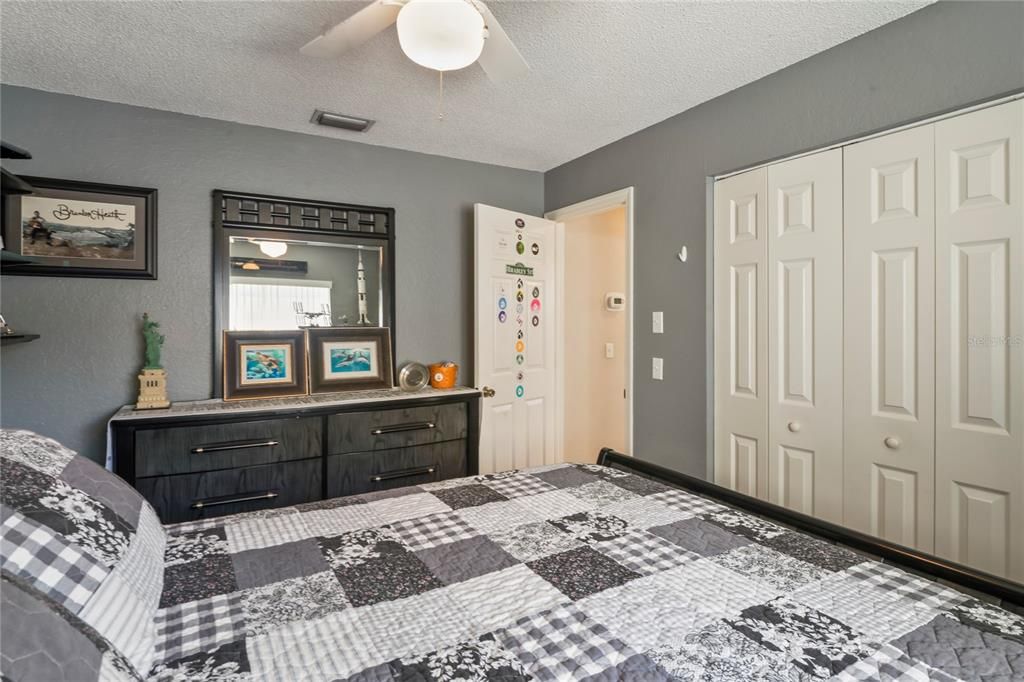 Active With Contract: $309,000 (3 beds, 2 baths, 1261 Square Feet)