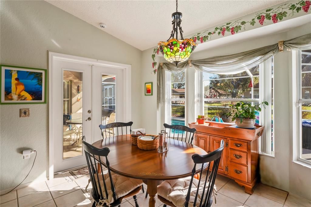 Active With Contract: $309,000 (3 beds, 2 baths, 1261 Square Feet)