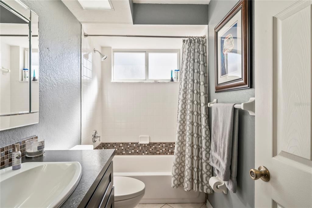 Active With Contract: $309,000 (3 beds, 2 baths, 1261 Square Feet)