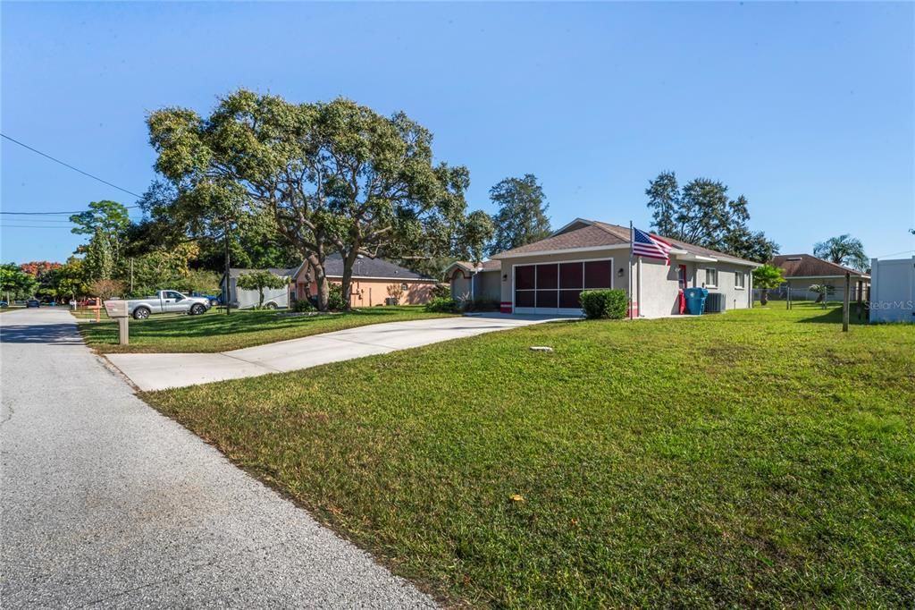 Active With Contract: $309,000 (3 beds, 2 baths, 1261 Square Feet)