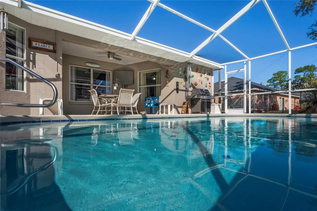 Active With Contract: $309,000 (3 beds, 2 baths, 1261 Square Feet)