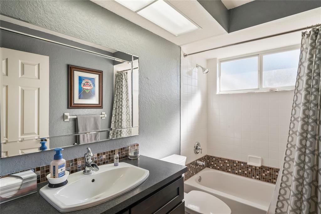 Active With Contract: $309,000 (3 beds, 2 baths, 1261 Square Feet)