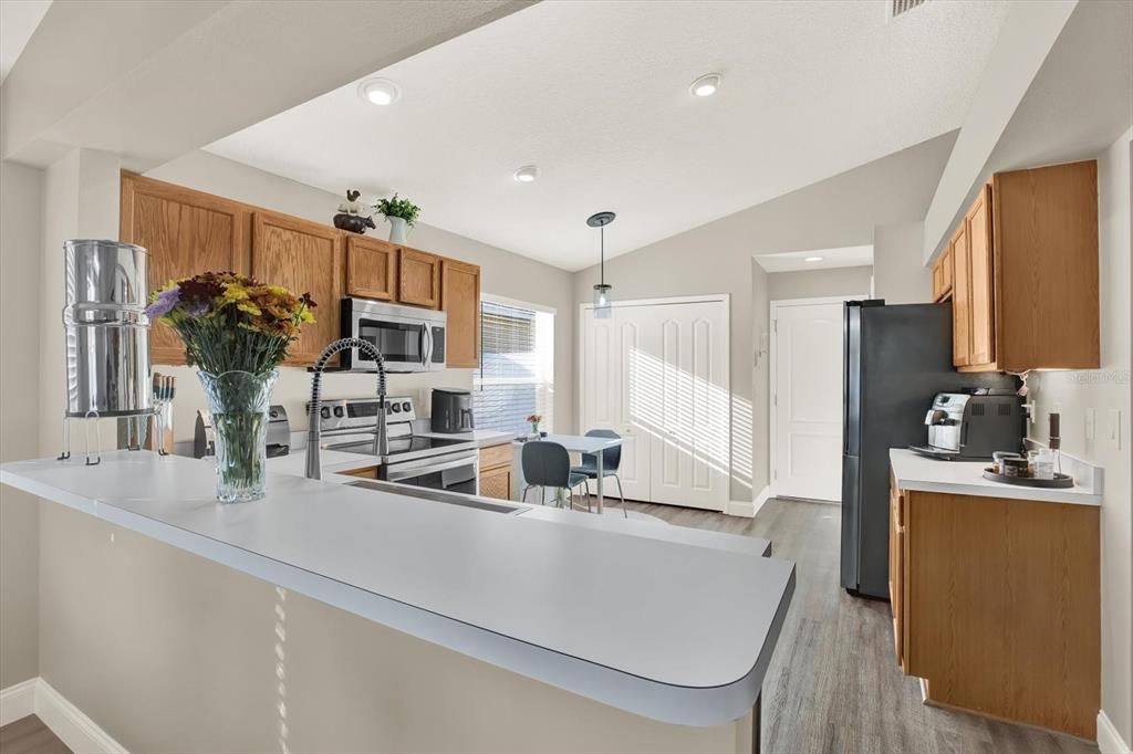 Active With Contract: $299,000 (3 beds, 2 baths, 1618 Square Feet)