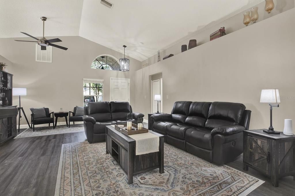 Active With Contract: $299,000 (3 beds, 2 baths, 1618 Square Feet)