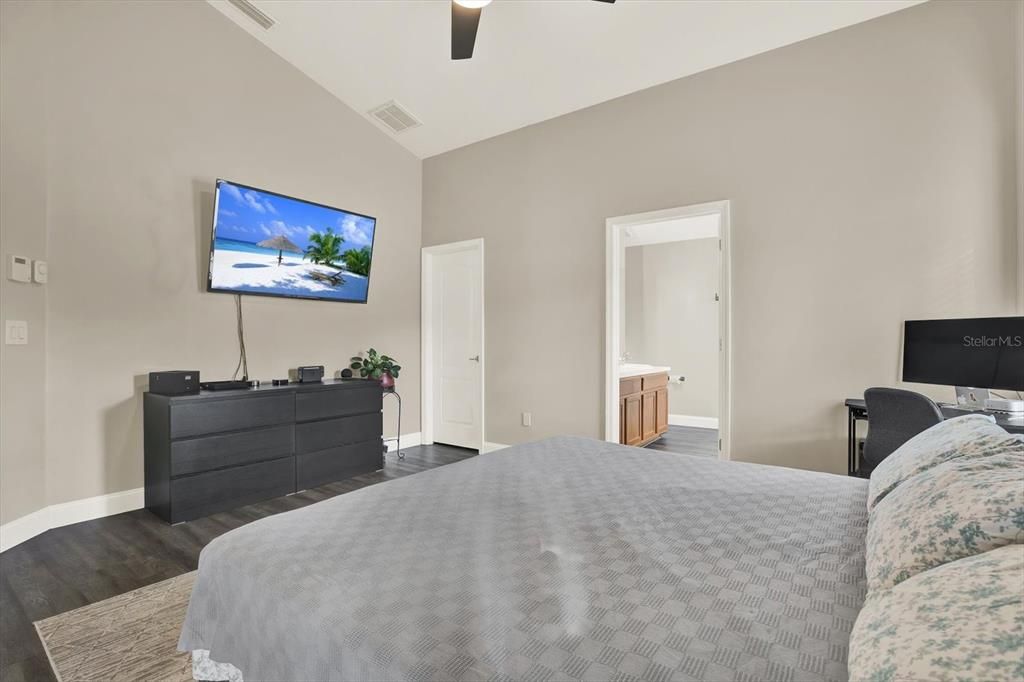 Active With Contract: $299,000 (3 beds, 2 baths, 1618 Square Feet)