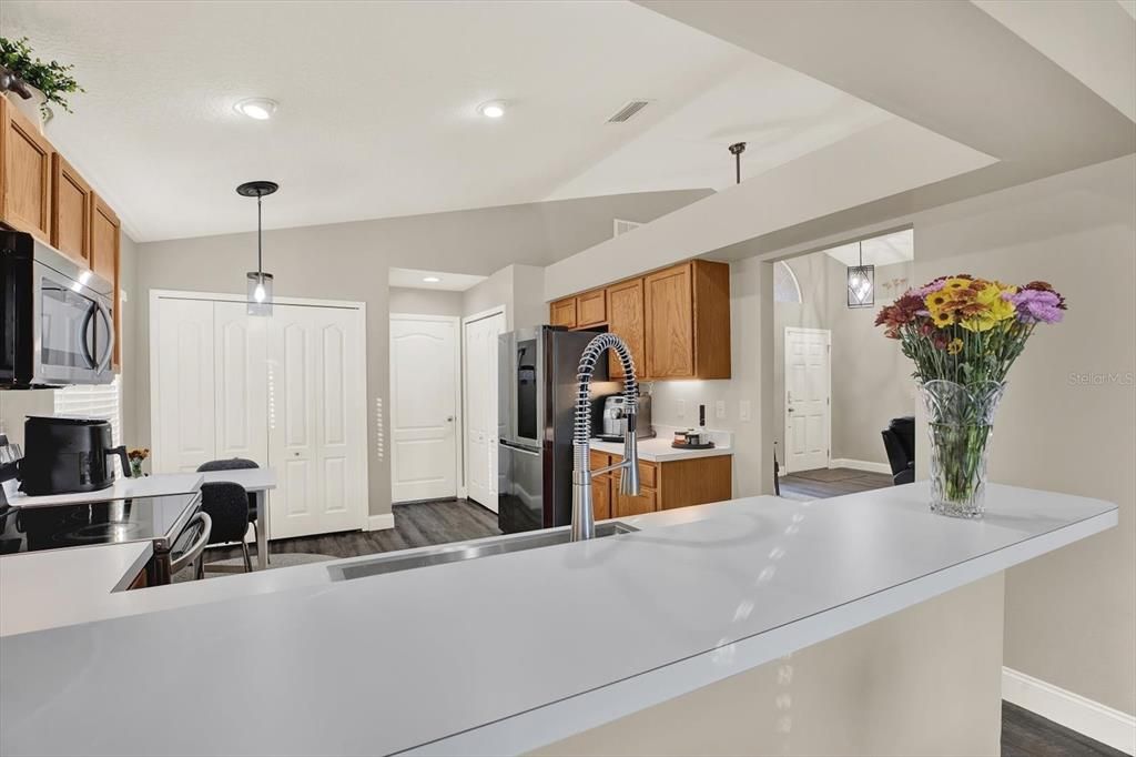 Active With Contract: $299,000 (3 beds, 2 baths, 1618 Square Feet)