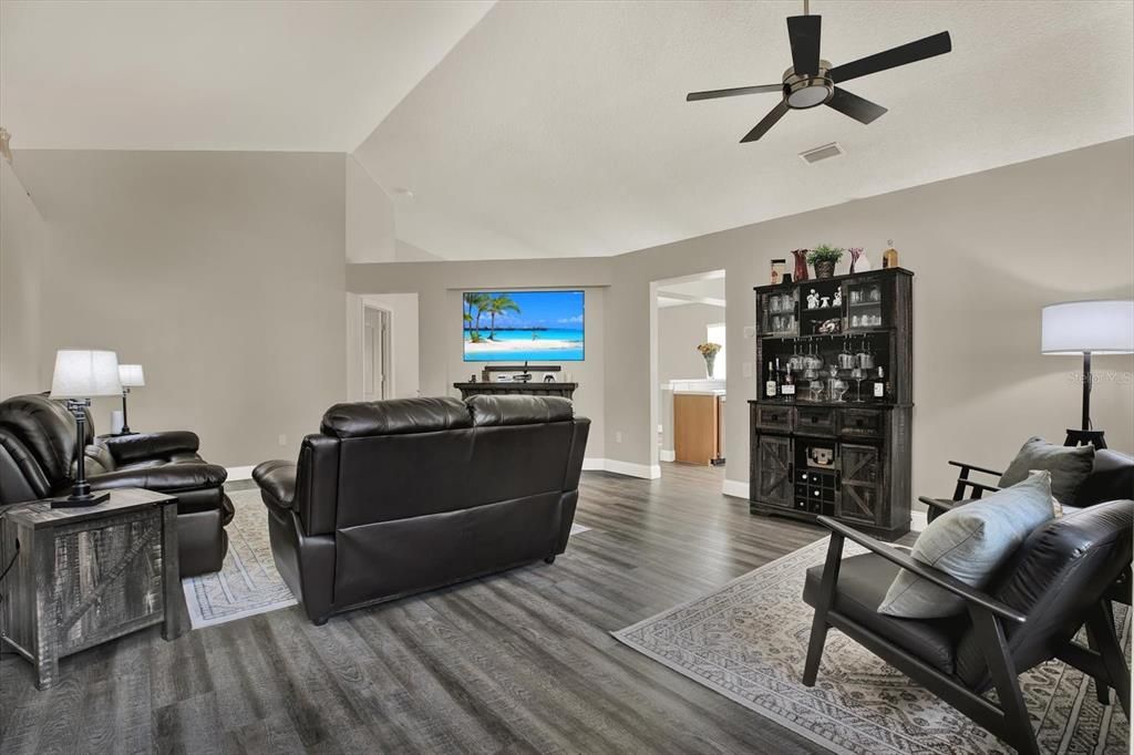 Active With Contract: $299,000 (3 beds, 2 baths, 1618 Square Feet)