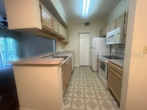 For Rent: $1,425 (1 beds, 1 baths, 734 Square Feet)