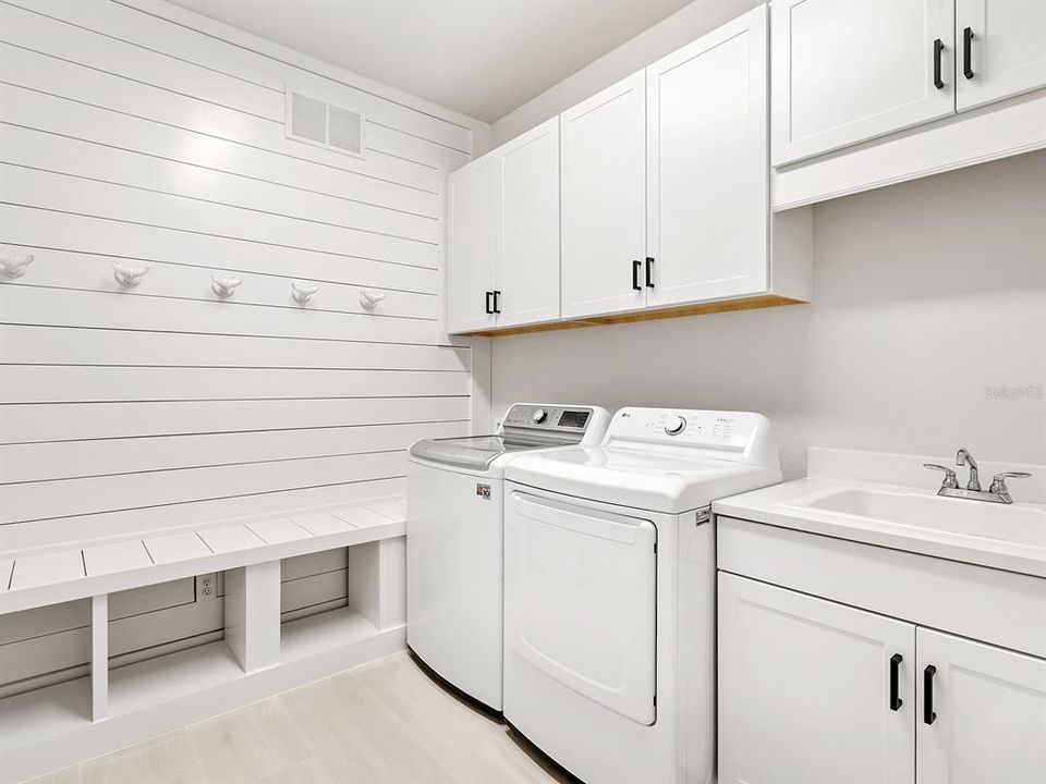 For Sale: $1,340,000 (3 beds, 3 baths, 2826 Square Feet)