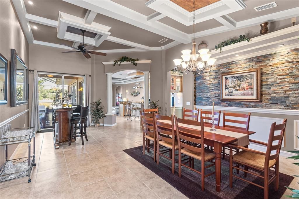 Под контрактом: $665,000 (4 спален, 3 ванн, 2443 Квадратных фут)