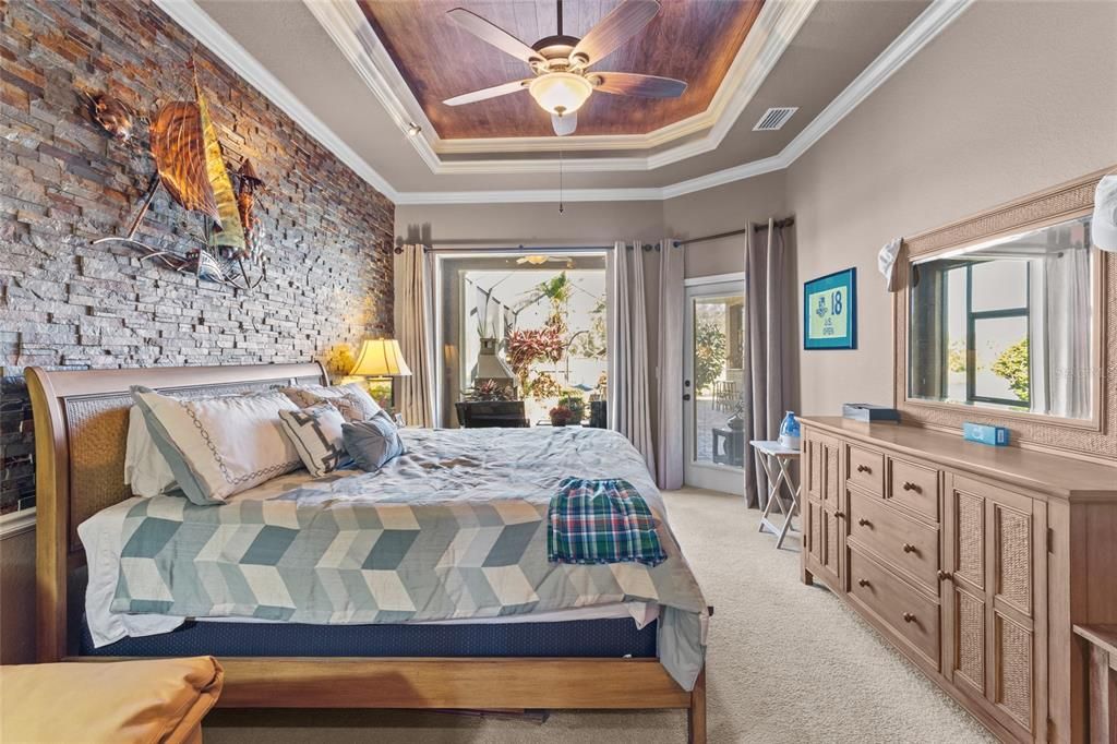 Под контрактом: $665,000 (4 спален, 3 ванн, 2443 Квадратных фут)