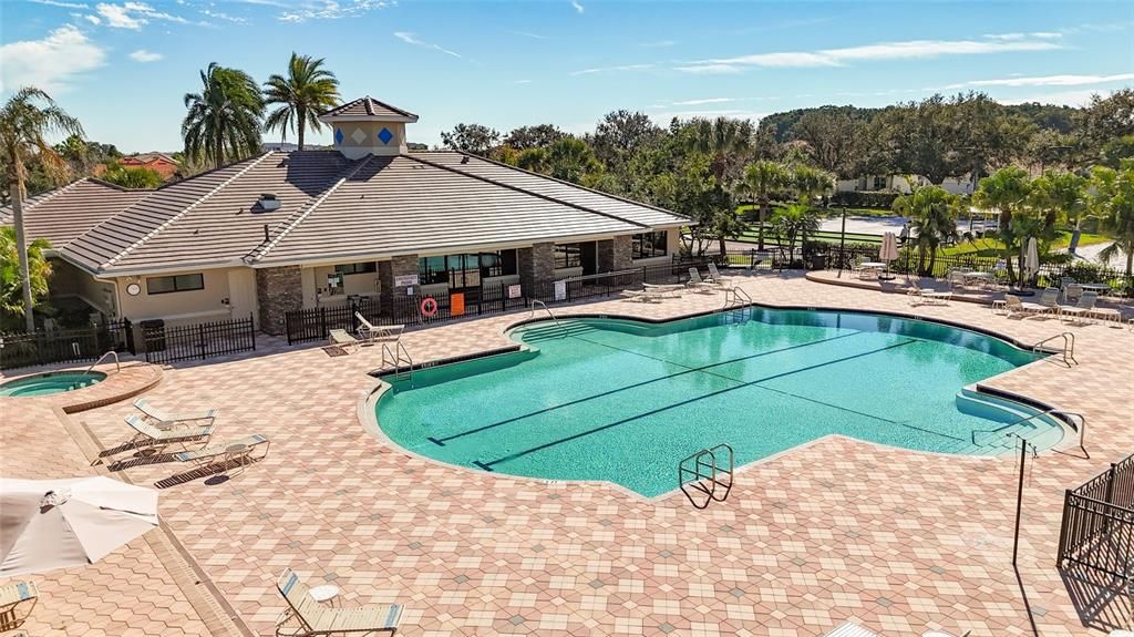 Под контрактом: $665,000 (4 спален, 3 ванн, 2443 Квадратных фут)