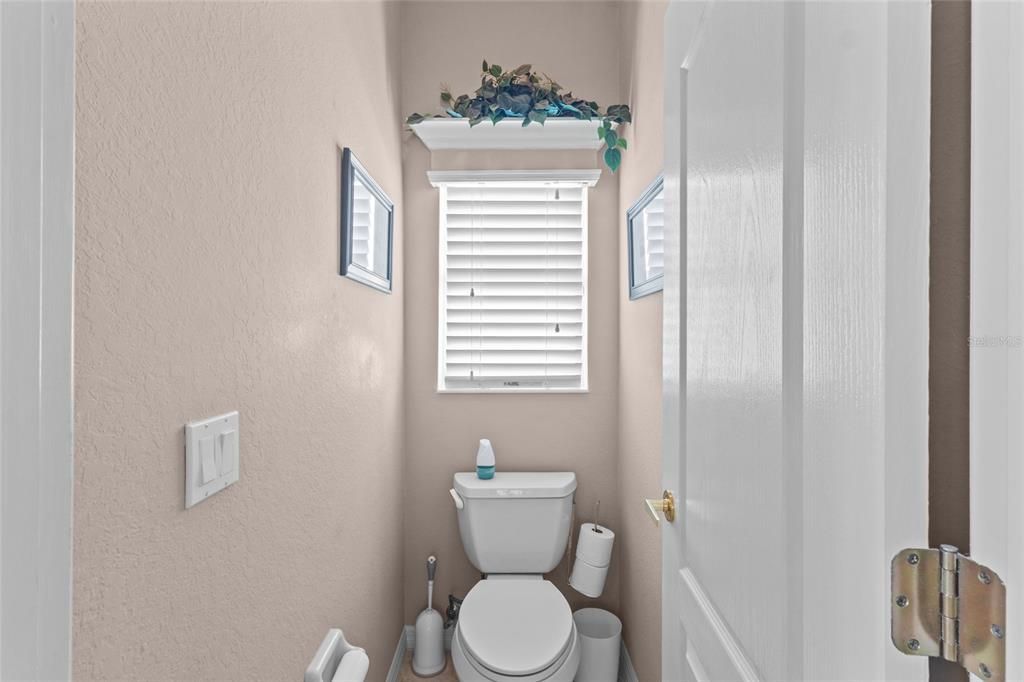 Под контрактом: $665,000 (4 спален, 3 ванн, 2443 Квадратных фут)