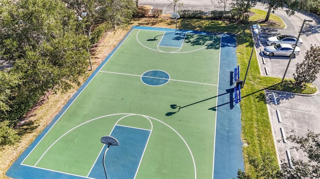 Под контрактом: $665,000 (4 спален, 3 ванн, 2443 Квадратных фут)