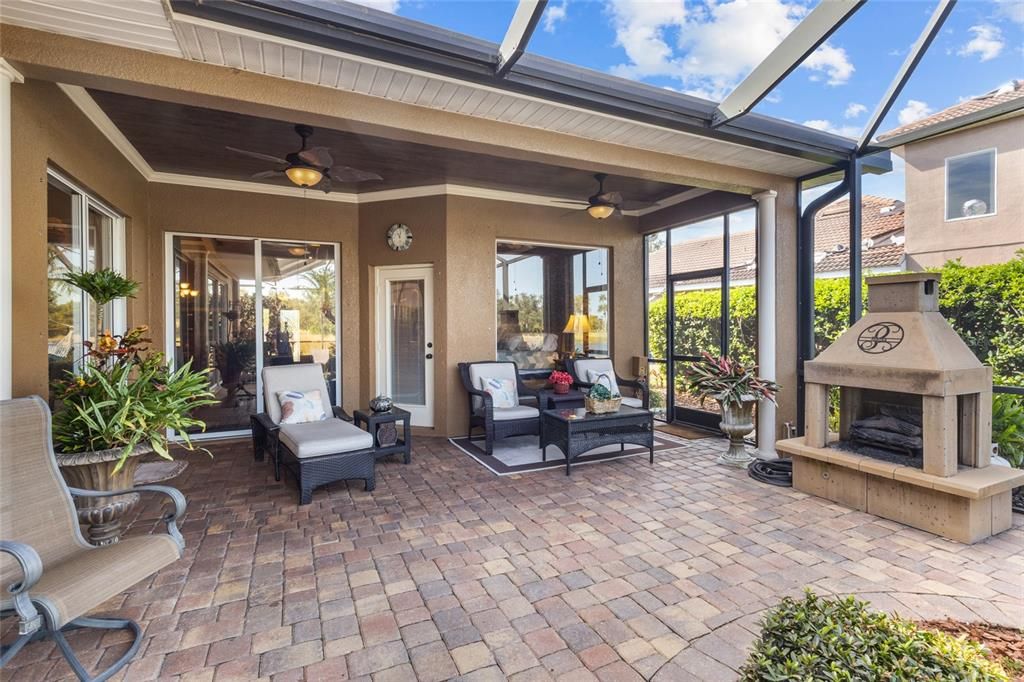 Под контрактом: $665,000 (4 спален, 3 ванн, 2443 Квадратных фут)