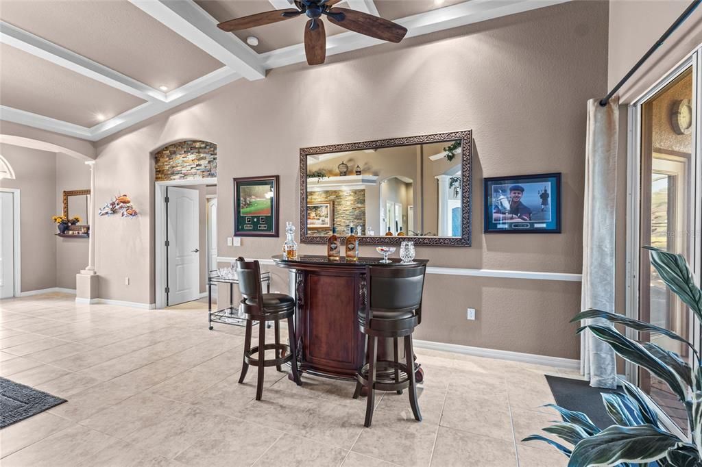 Под контрактом: $665,000 (4 спален, 3 ванн, 2443 Квадратных фут)