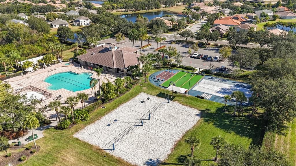 Под контрактом: $665,000 (4 спален, 3 ванн, 2443 Квадратных фут)