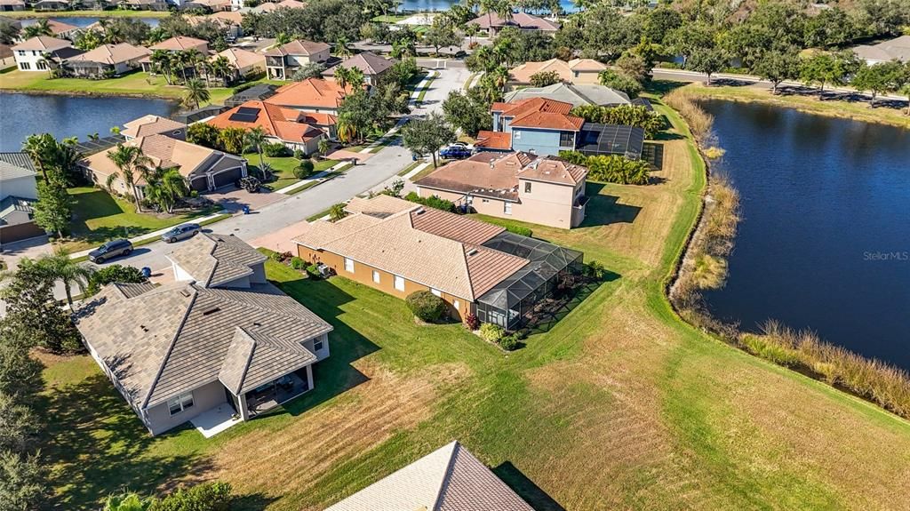 Под контрактом: $665,000 (4 спален, 3 ванн, 2443 Квадратных фут)