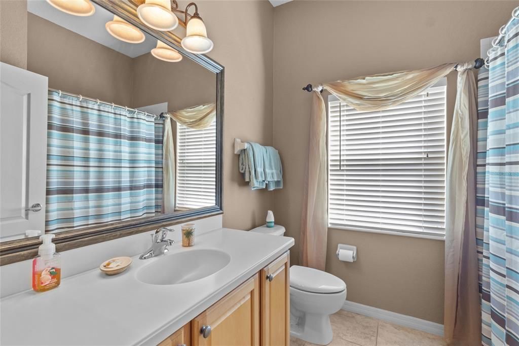 Под контрактом: $665,000 (4 спален, 3 ванн, 2443 Квадратных фут)