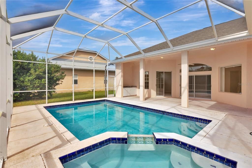 На продажу: $525,000 (3 спален, 2 ванн, 2048 Квадратных фут)