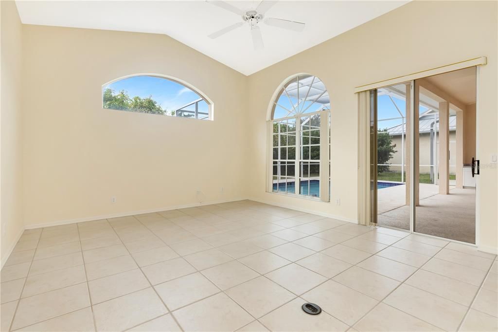 На продажу: $525,000 (3 спален, 2 ванн, 2048 Квадратных фут)