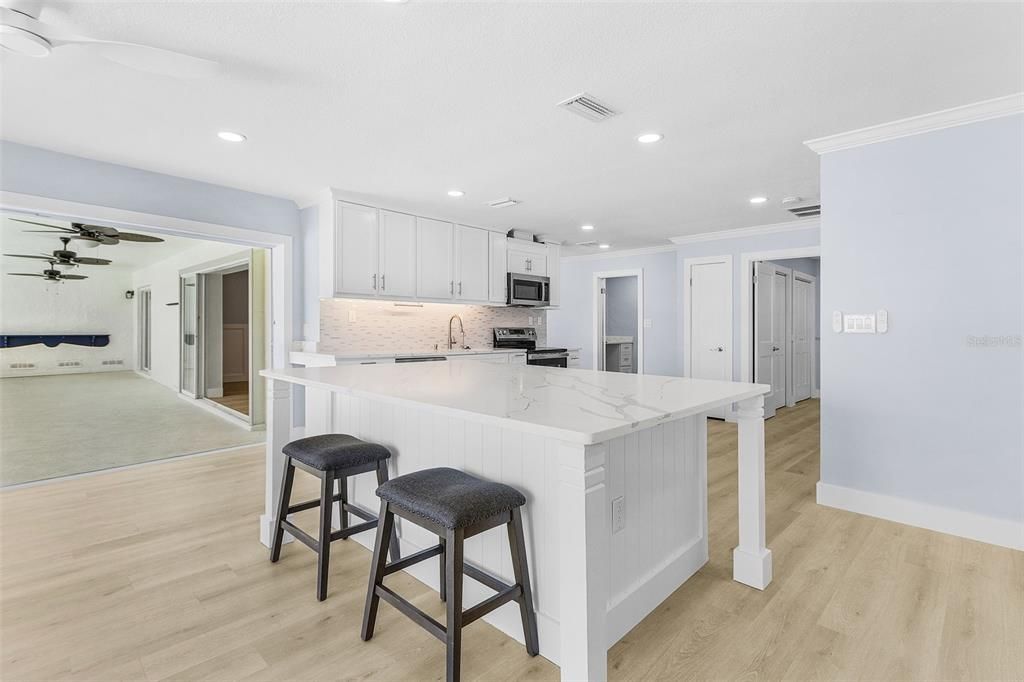 For Rent: $6,000 (2 beds, 3 baths, 1709 Square Feet)