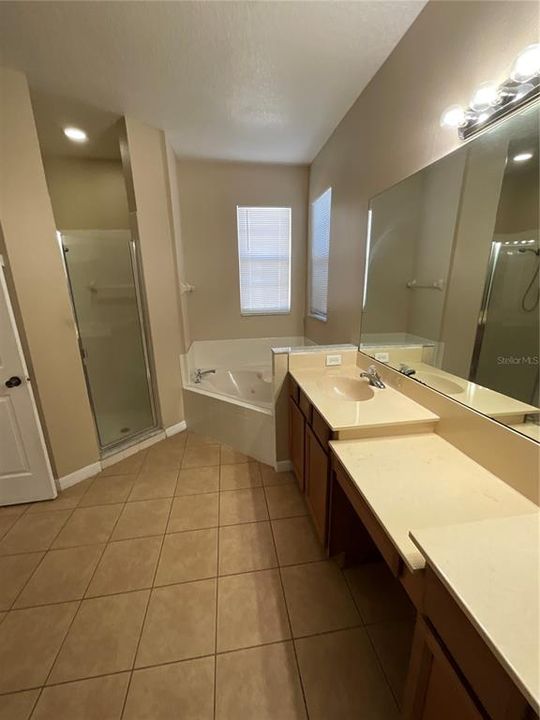 For Rent: $2,800 (5 beds, 3 baths, 2961 Square Feet)