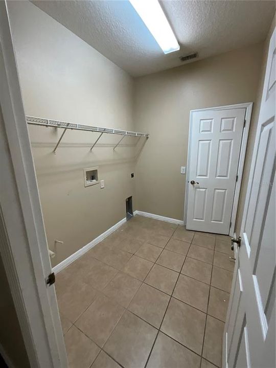 For Rent: $2,800 (5 beds, 3 baths, 2961 Square Feet)