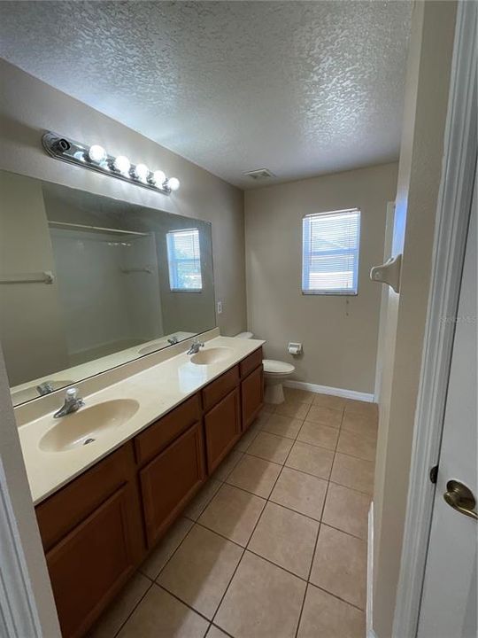 For Rent: $2,800 (5 beds, 3 baths, 2961 Square Feet)