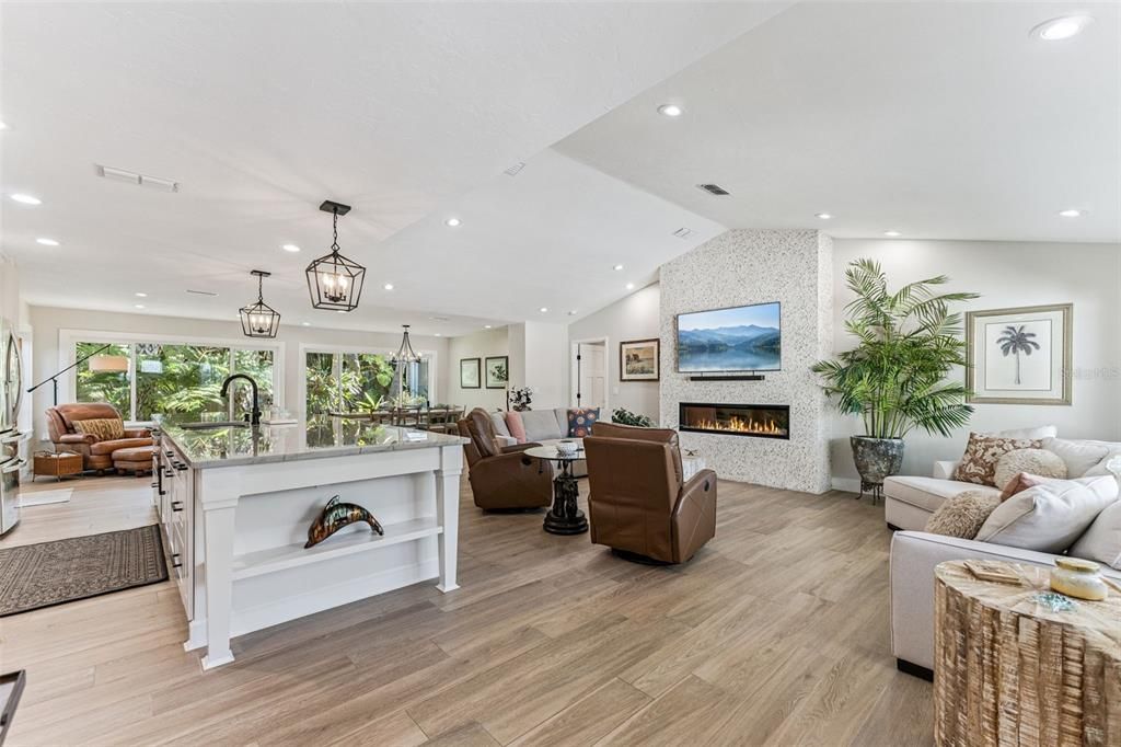 Active With Contract: $1,050,000 (3 beds, 2 baths, 2136 Square Feet)