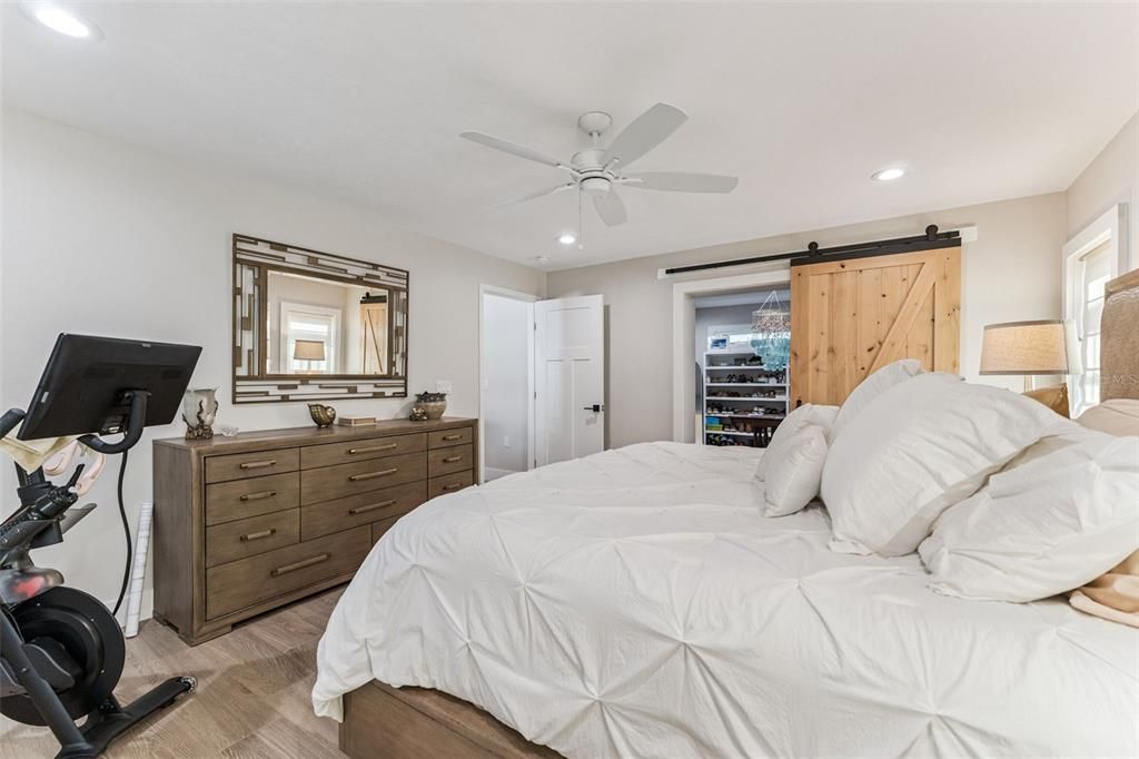Active With Contract: $1,050,000 (3 beds, 2 baths, 2136 Square Feet)